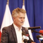 26.09.2023. Bodzentyn. Spotkanie z cyklu „Sołtys – Ambasador Programu Czyste Powietrze”. Na zdjęciu: senator Krzysztof Słoń / Fot. Jarosław Kubalski - Radio Kielce