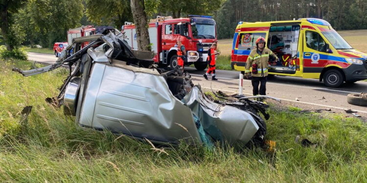 Tragiczny wypadek. Nie żyje kierowca auta