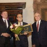 19.10.2023. Kielce. Gala Świętokrzyskiej Nagrody Kultury 2023. Na zdjęciu (od lewej): Arkadiusz Bąk - przewodniczący Sejmiku Województwa, Bogusław Olczyk, Andrzej Bętkowski - marszałek województwa. / Fot. Jarosław Kubalski - Radio Kielce