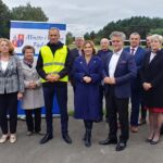 09.10.2023. Piekoszów. Konferencja dot. budowy kompleksu sportowo-rekreacyjnego / Fot. Marcin Marszałek - Radio Kielce