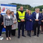 09.10.2023. Piekoszów. Konferencja dot. budowy kompleksu sportowo-rekreacyjnego / Fot. Marcin Marszałek - Radio Kielce