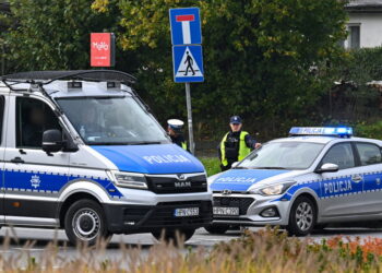 22.10.2023. Gdynia. Obława na 44-letniego Grzegorza Borysa w Gdyni. Mężczyzna podejrzany jest o zabójstwo swojego 6-letniego syna / Fot. Adam Warżawa - PAP