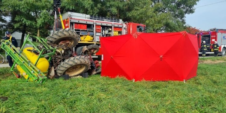 24.10.2023. Jakubów. Tragiczny wypadek z udziałem ciągnika rolniczego / Fot. policja