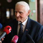 30.10.2023. Kielce. Podpisanie umowy na zakup i posadzenie nowych krzewów i drzew miododajnych. Na zdjęciu: Marek Jońca - członek zarządu województwa / Fot. Urząd Marszałkowski Województwa Świętokrzyskiego