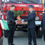 17.10.2023. Kozów. Ochotnicza Straż Pożarna wzbogaci się o nowe ubrania specjalne dzięki przeprowadzonej zbiórce odzieży używanej wśród mieszkańców w ramach akcji Game4Planet / Fot. Magdalena Galas-Klusek - Radio Kielce