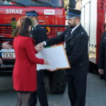 17.10.2023. Kozów. Ochotnicza Straż Pożarna wzbogaci się o nowe ubrania specjalne dzięki przeprowadzonej zbiórce odzieży używanej wśród mieszkańców w ramach akcji Game4Planet / Fot. Magdalena Galas-Klusek - Radio Kielce