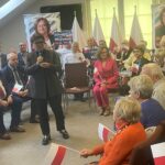 09.10.2023. Skarżysko-Kamienna. Spotkanie europoseł Beaty Szydło - wiceprzewodniczącej Prawa i Sprawiedliwości z mieszkańcami / Fot. Anna Głąb - Radio Kielce