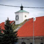 19.10.2023. Staszów. Remont dachu zabytkowego ratusza / Fot. Urząd Miasta i Gminy w Staszowie