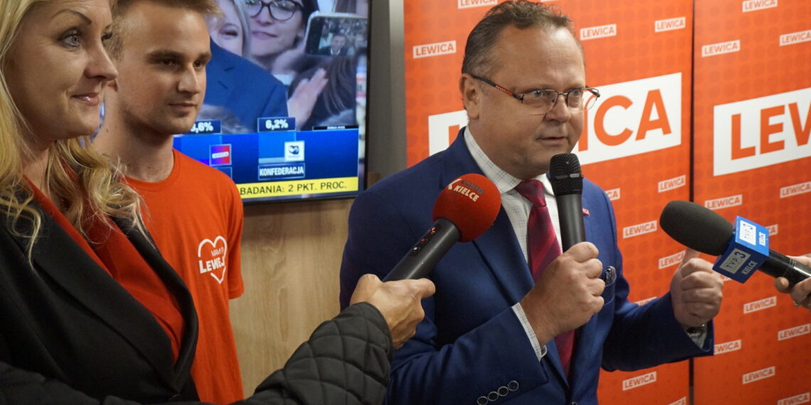 15.10.2023. Kielce. Sztab wyborczy Nowej Lewicy. Na zdjęciu: poseł Andrzej Szejna / Fot. Kamil Król - Radio Kielce