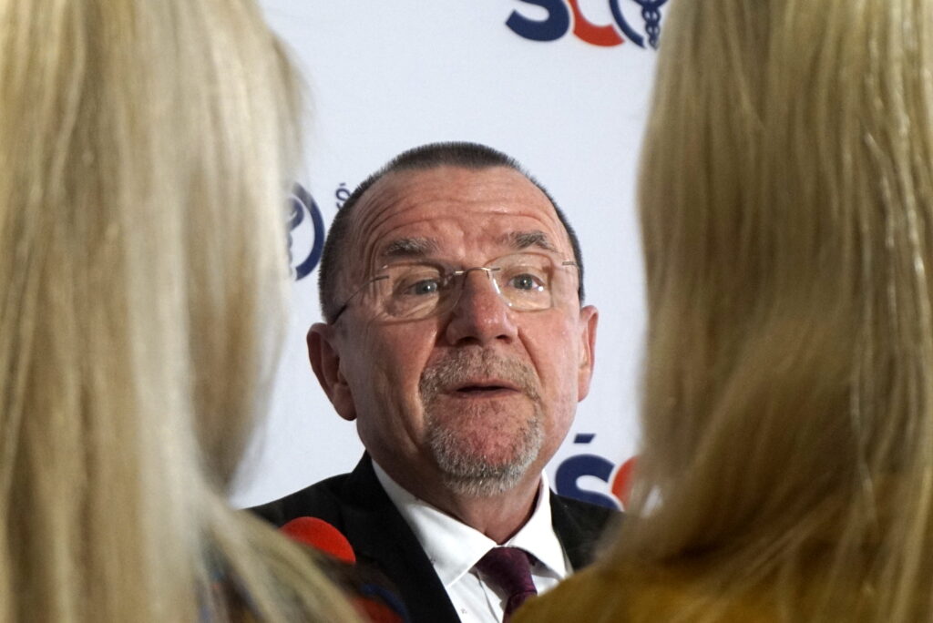 Przeterminowane leki w karetce - Radio Kielce 23.10.2023. Kielce. Podpisanie umowy o współpracy pomiędzy ŚCO a AGH. Na zdjęciu: Marek Bogusławski - wicemarszałek województwa / Fot. Radio Kielce