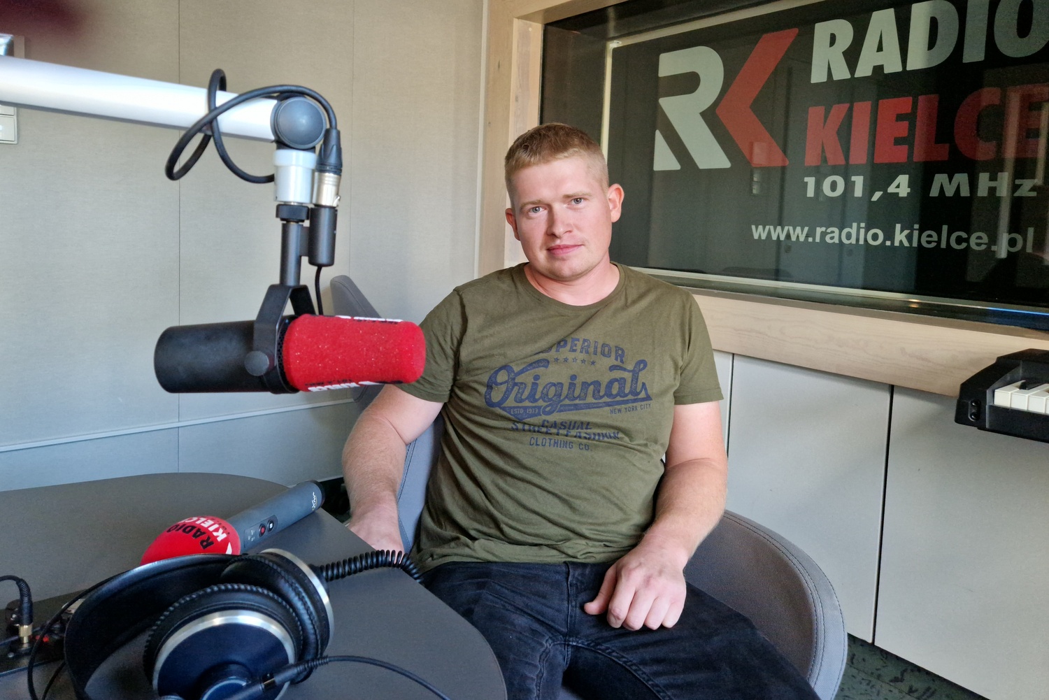 Co jesienią słychać w ulu? 2 Na zdjęciu: Arkadiusz Kubicki - hodowca pszczół / Fot. Marzena Smoręda - Radio Kielce
