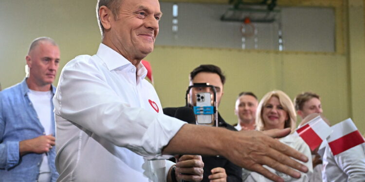 D. Tusk: wybory to referendum, czy Polska zostanie w UE; Kaczyński ma już plan wyprowadzenia Polski z UE