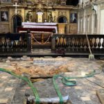 Kolejna tajemnica kościoła pokamedulskiego w Pustelni Złotego Lasu w Rytwianach - Radio Kielce Rytwiany. Krypty w kościele pokamedulskim w Rytwianach / Fot ks. Wiesław Kowalewski, dyrektor Pustelni Złotego Lasu w Rytwianach