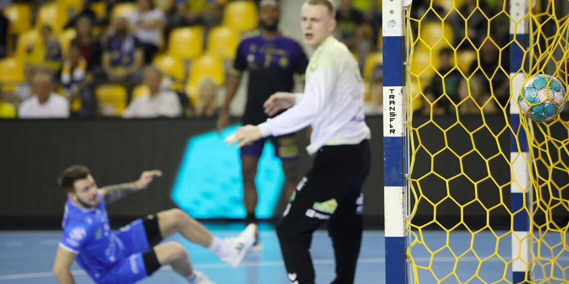14.10.2023. Kielce. Mecz Orlen Superligi: Industria Kiece – Gwardia Opole. / Fot. Wiktor Taszłow - Radio Kielce