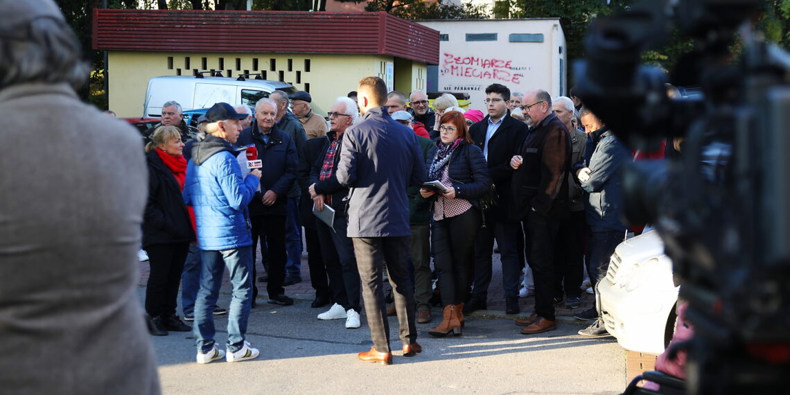 18.10.2023. Kielce. Interwencja Radia Kielce. Problem z parkowaniem przy ul. Orkana. / Fot. Wiktor Taszłow - Radio Kielce