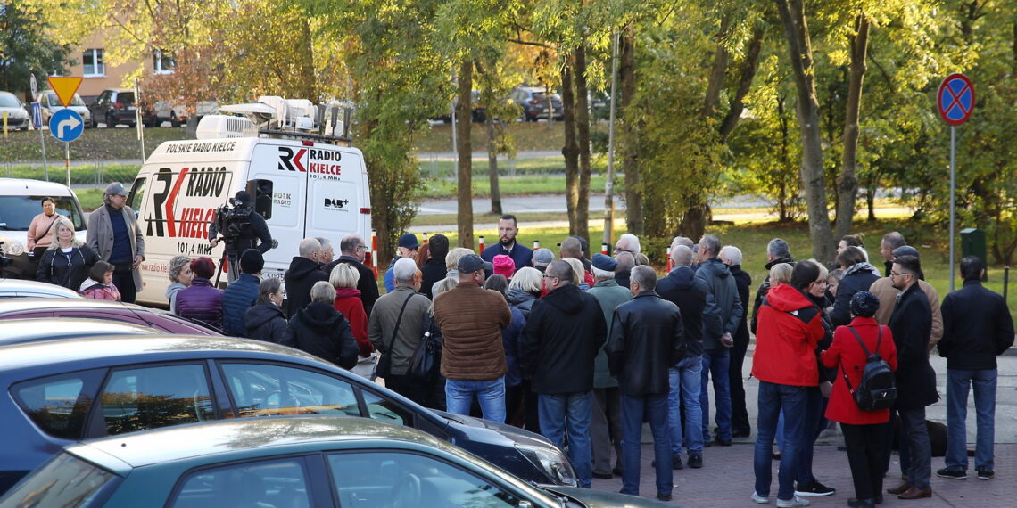 18.10.2023. Kielce. Interwencja Radia Kielce. Problem z parkowaniem przy ul. Orkana. / Fot. Wiktor Taszłow - Radio Kielce