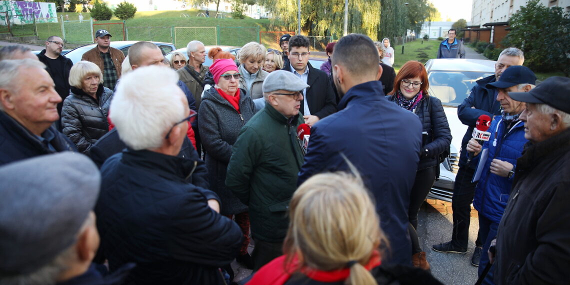 18.10.2023. Kielce. Interwencja Radia Kielce. Problem z parkowaniem przy ul. Orkana. / Fot. Wiktor Taszłow - Radio Kielce