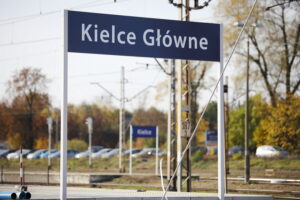 24.10.2023. Kielce. Dworzec PKP i perony kolejowe / Fot. Wiktor Taszłow – Radio Kielce