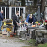 28.10.2023. Kielce. Sprzątanie grobów / Fot. Wiktor Taszłow - Radio Kielce