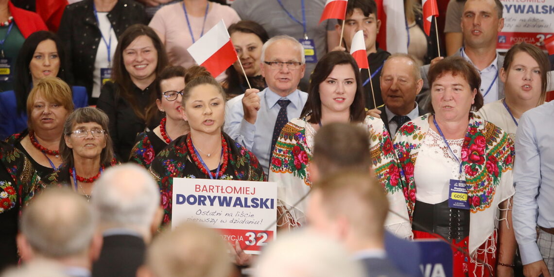 01.10.2023. Włoszczowa. Konwencja PiS z udziałem wicepremiera Jarosława Kaczyńskiego, prezesa PiS / Fot. Wiktor Taszłow – Radio Kielce