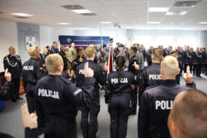 Nowi policjanci świętokrzyskiej jednostki złożyli przysięgę