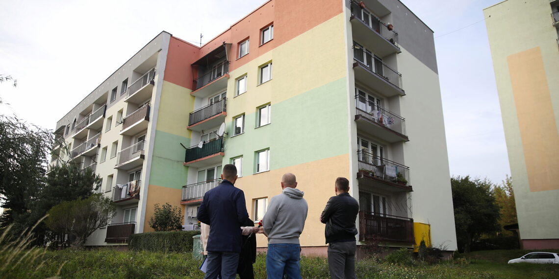 11.10.2023. Kielce. Interwencja Radia Kielce. Blok przy ulicy Elizy Orzeszkowej 40. / Fot. Wiktor Taszłow - Radio Kielce