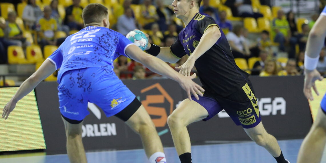 14.10.2023. Kielce. Mecz Orlen Superligi: Industria Kiece – Gwardia Opole. / Fot. Wiktor Taszłow - Radio Kielce
