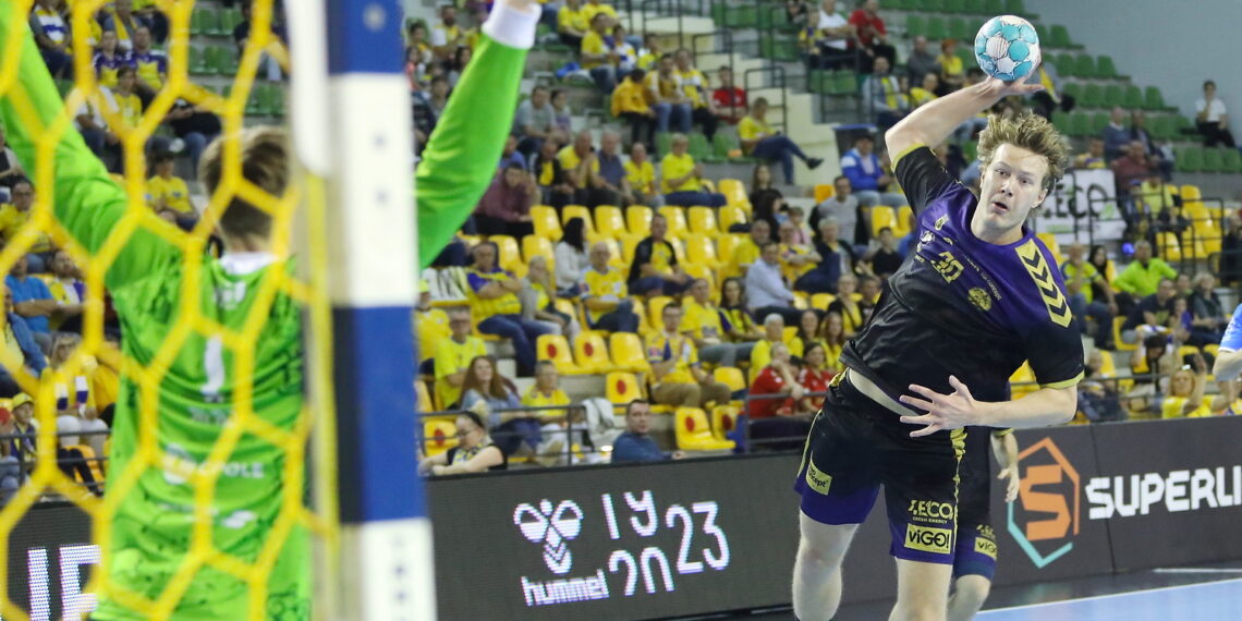 14.10.2023. Kielce. Mecz Orlen Superligi: Industria Kiece – Gwardia Opole. / Fot. Wiktor Taszłow - Radio Kielce