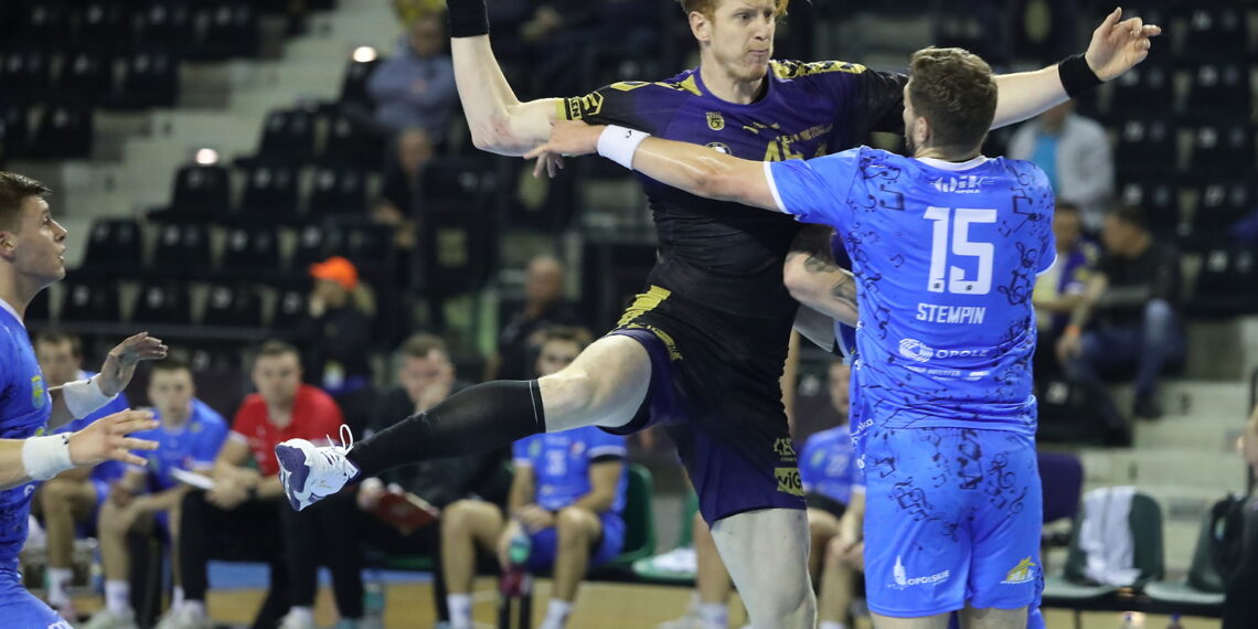 14.10.2023. Kielce. Mecz Orlen Superligi: Industria Kiece – Gwardia Opole. / Fot. Wiktor Taszłow - Radio Kielce