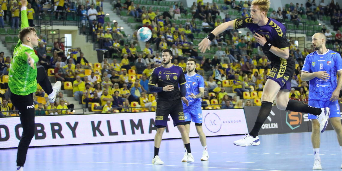 14.10.2023. Kielce. Mecz Orlen Superligi: Industria Kiece – Gwardia Opole. / Fot. Wiktor Taszłow - Radio Kielce
