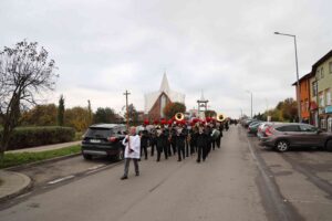 25.10.2023 Staszów. Uroczystości religijne podczas wręczenia odznaczeń dla osób zasłużonych dla Staszowa / Fot. Diecezja Sandomierska