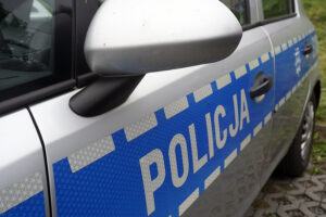 Zderzenie dwóch samochodów, jedna osoba ranna
