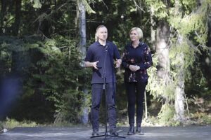 Suchedniów sadził las razem z parą prezydencką - Radio Kielce