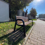 W śródmieściu Kielc pojawiają się nowe ławki
