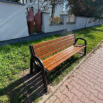 03.10.2023. Kielce. Nowe ławki na ul. Radiowej / Fot. Wiktor Taszłow - Radio Kielce