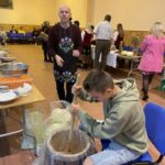 Powrót do tradycji w „Staszicówce". Kiszenie kapusty i wypiekanie chleba - Radio Kielce