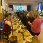 Powrót do tradycji w „Staszicówce". Kiszenie kapusty i wypiekanie chleba - Radio Kielce