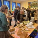 Powrót do tradycji w „Staszicówce". Kiszenie kapusty i wypiekanie chleba - Radio Kielce