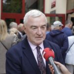 05.10.2023. Busko-Zdrój. Wizyta Jarosława Kaczyńskiego – prezesa PiS. Na zdjęciu Andrzej Bętkowski – marszałek województwa świętokrzyskiego / Fot. Jarosław Kubalski – Radio Kielce