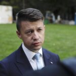 05.10.2023. Busko-Zdrój. Wizyta Jarosława Kaczyńskiego – prezesa PiS. Na zdjęciu Bartłomiej Dorywalski – poseł PiS / Fot. Jarosław Kubalski – Radio Kielce