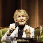 04.10.2023. Ciekoty. Centrum Edukacji i Kultury „Szklany Dom” w Ciekotach. Spotkanie z Ireną Santor. Na zdjęciu: Irena Santor / Fot. Jarosław Kubalski - Radio Kielce