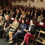 04.10.2023. Ciekoty. Centrum Edukacji i Kultury „Szklany Dom” w Ciekotach. Spotkanie z Ireną Santor / Fot. Jarosław Kubalski - Radio Kielce