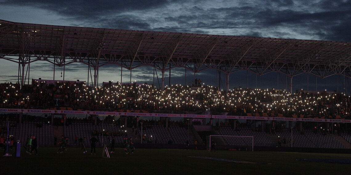 06.10.2023. Kielce. Mecz: Korona Kielce - Warta Poznań. / Fot. Jarosław Kubalski - Radio Kielce