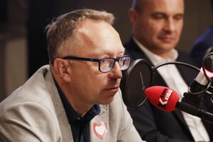 15.10.2023 Radio Kielce. Studio Polityczne. Na zdjęciu Artur Gierada - Koalicja Obywatelska / Fot. Jarosław Kubalski - Radio Kielce