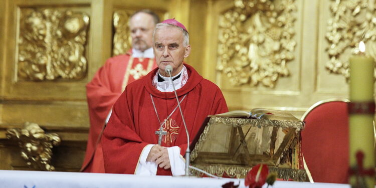 Biskup Marian Florczyk będzie modlił się za babcie i dziadków