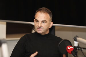 26.10.2023 Radio Kielce. Debata sportowa. Na zdjęciu Tomasz Brożyna / Fot. Jarosław Kubalski - Radio Kielce