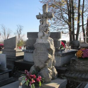 Efekty kwest widać na cmentarzu w Opatowie - Radio Kielce
