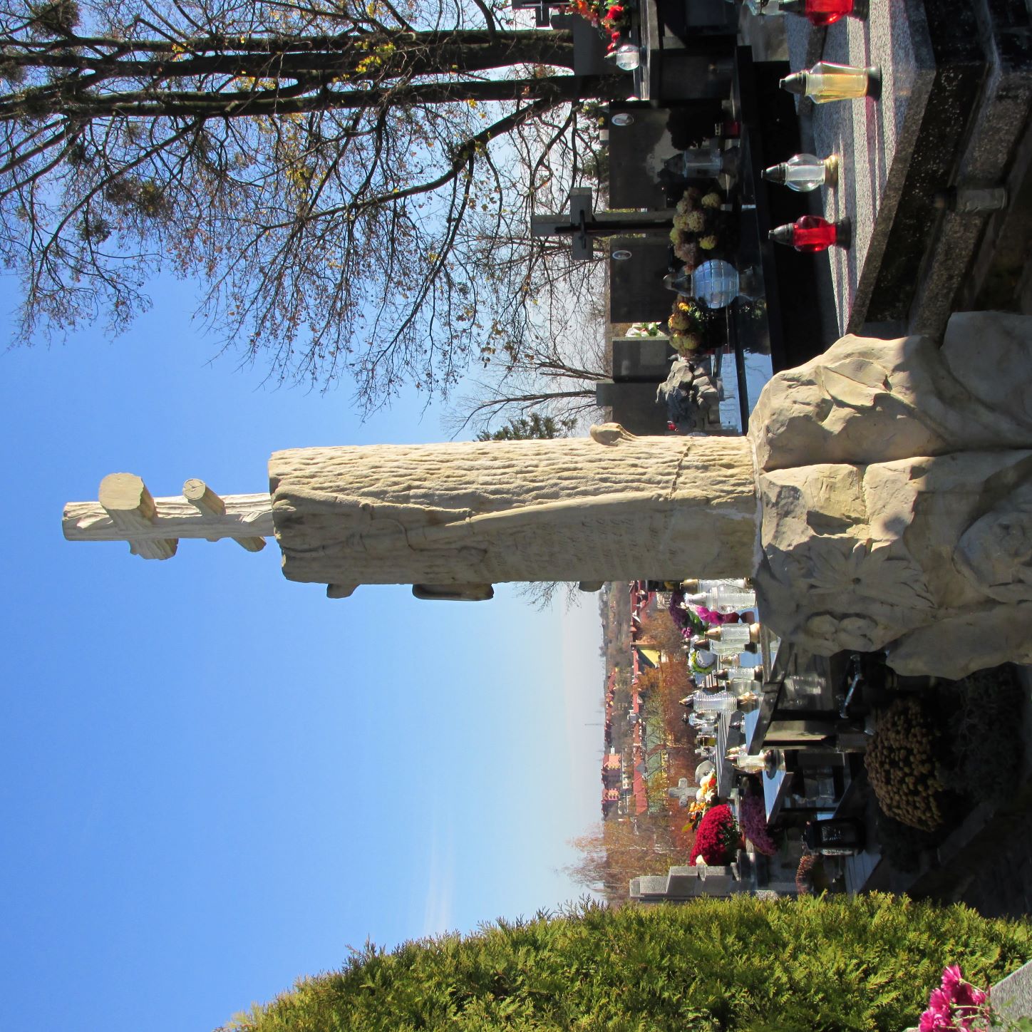 Efekty kwest widać na cmentarzu w Opatowie