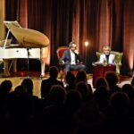 04.10.2023. Ciekoty. Centrum Edukacji i Kultury „Szklany Dom” w Ciekotach. Spotkanie z Ireną Santor / Fot. Centrum Edukacji i Kultury „Szklany Dom” w Ciekotach