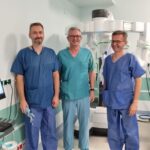 13.10.2023. Kielce. ŚCO. Na zdjęciu (od lewej): dr Mateusz Obarzanowski - zastępca kierownika kliniki Urologii ŚCO, prof. Marcin Słojewski, dr Jarosław Jaskulski - kierownik Kliniki Urologii ŚCO. / Fot. ŚCO